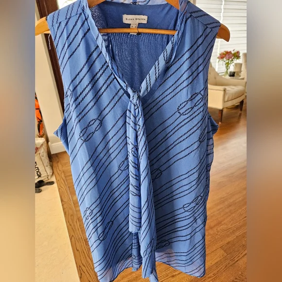 Beautiful Flowy Blue Sleeveless Top - Picture 2 of 5